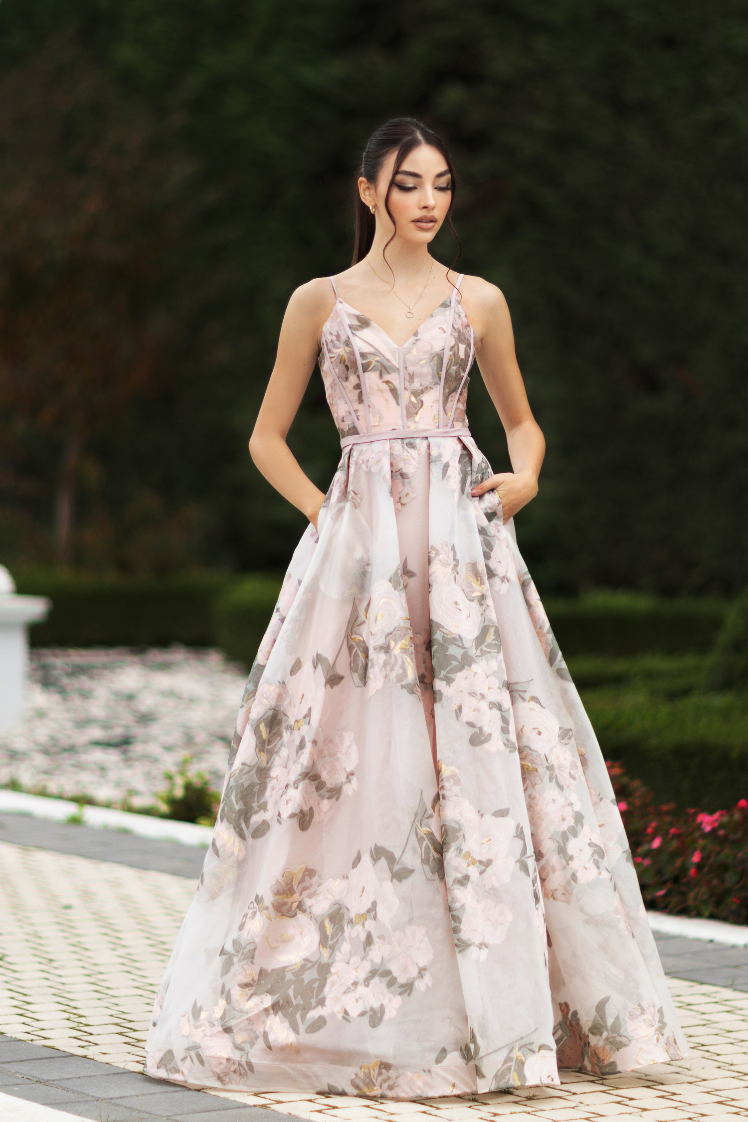 V Neckline Floral Jaquard Organza Ballgown