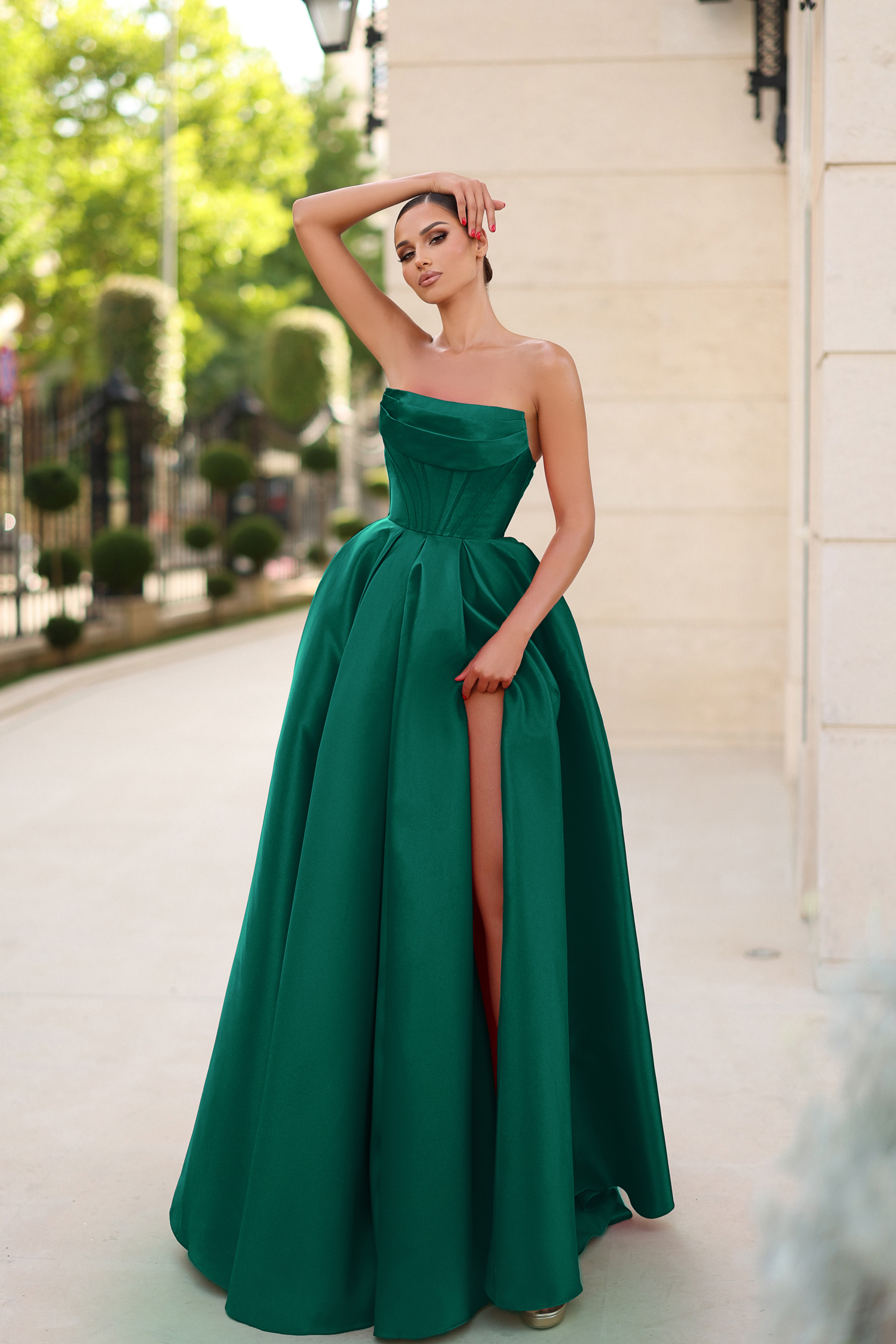 Emerald green ball gown dress best sale